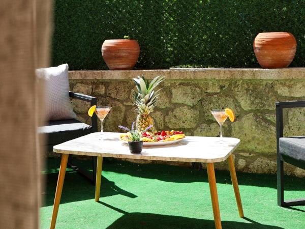 Lulja Alaçatı - Adults Only : photo 3 de la chambre chambre double deluxe avec terrasse