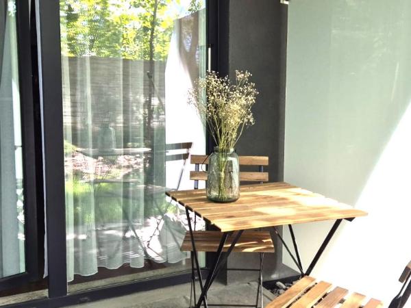 Royal Smart Apartments Cracow : photo 1 de la chambre chambre double avec patio