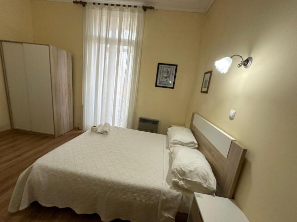 Central Guest House : photo 5 de la chambre chambre double