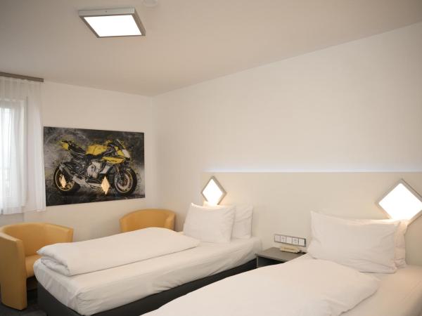 Weber Hotel Mannheim : photo 5 de la chambre chambre lits jumeaux