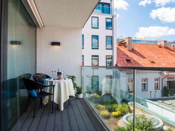 Karlin Residence by TKC : photo 9 de la chambre appartement avec terrasse