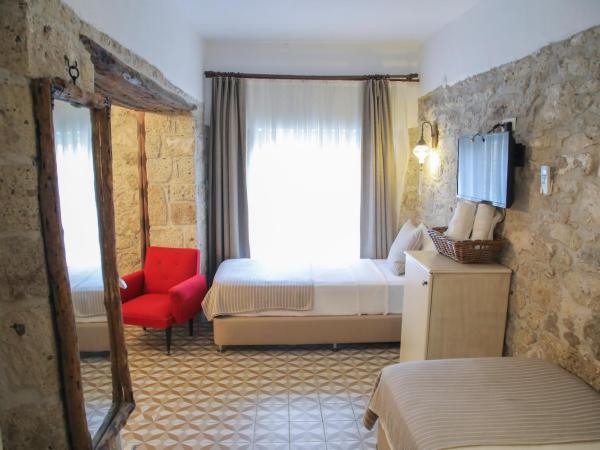 Filizce Alaçatı : photo 2 de la chambre chambre quadruple