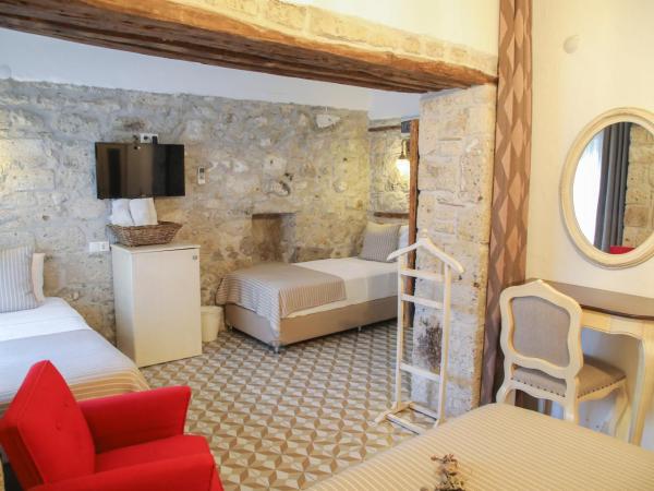 Filizce Alaçatı : photo 5 de la chambre chambre quadruple