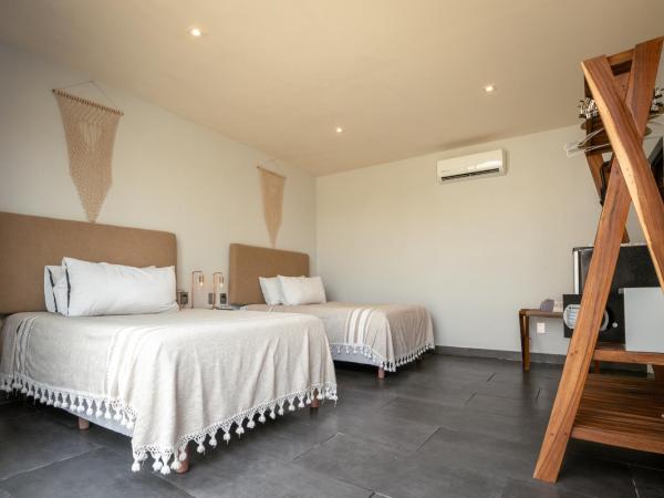 Bora Boutique - Adults Only : photo 9 de la chambre chambre lits jumeaux avec terrasse