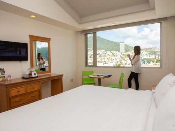 Hotel Horizon & Convention Center : photo 3 de la chambre chambre lit king-size supérieure