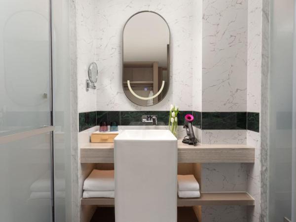 Holiday Inn Resort Sanya Bay, an IHG Hotel : photo 1 de la chambre chambre lit king-size deluxe