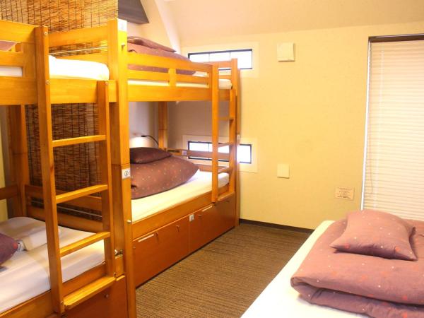 K's House Tokyo Oasis - Quality Hostel in Asakusa : photo 4 de la chambre chambre familiale avec balcon