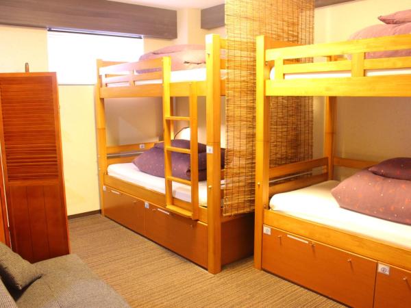 K's House Tokyo Oasis - Quality Hostel in Asakusa : photo 1 de la chambre chambre familiale avec balcon