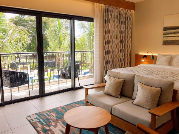 Ocean's Creek Beach Hotel : photo 5 de la chambre chambre supérieure - vue sur piscine
