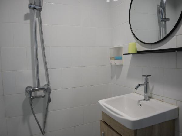 Hoi To Hostel : photo 6 de la chambre chambre lits jumeaux