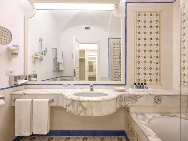 Grand Hotel Capodimonte : photo 3 de la chambre chambre double ou lits jumeaux standard