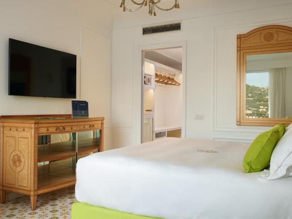 Grand Hotel Capodimonte : photo 6 de la chambre chambre deluxe double ou lits jumeaux