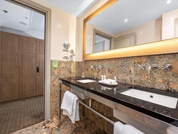Hotel Royal Prague : photo 1 de la chambre chambre double ou lits jumeaux avec balcon