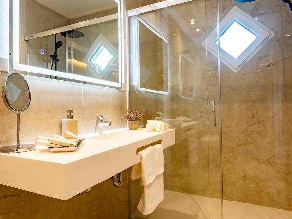 CORTIJO LANDETE - Adults Only : photo 2 de la chambre chambre lits jumeaux - vue sur jardin