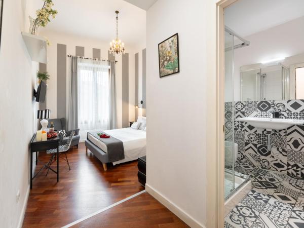 Entire flat with 6 Rooms & 6 Bathrooms, 210 SQMs at Most Historical Center with LIFT !!! : photo 10 de la chambre appartement en duplex