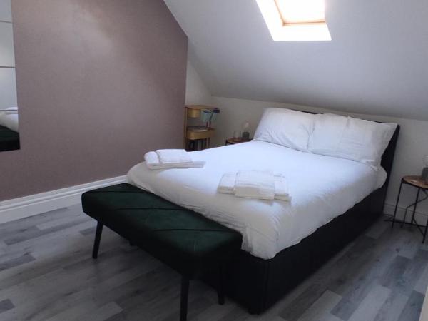 Double Bedroom with Shared Bathroom, Close to all amenities : photo 4 de la chambre chambre double