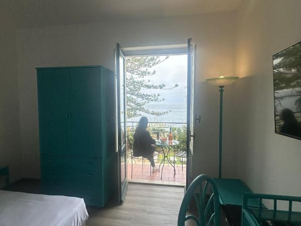 Hotel Baia Delle Sirene : photo 1 de la chambre chambre double ou lits jumeaux supérieure - vue sur mer