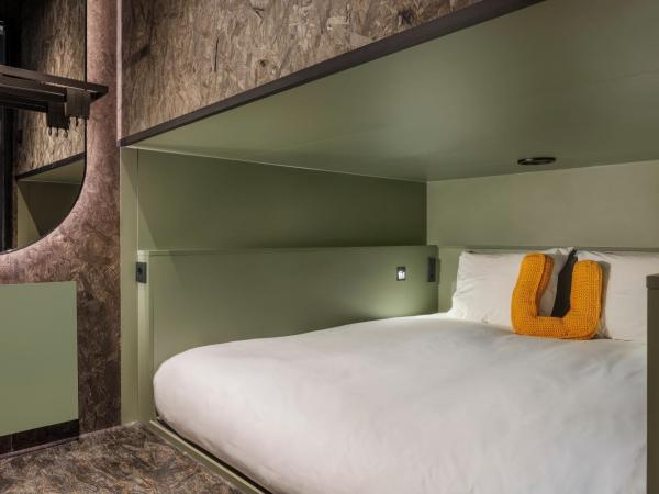 The Usual Rotterdam : photo 6 de la chambre the double pod (6m2) with shared bathroom