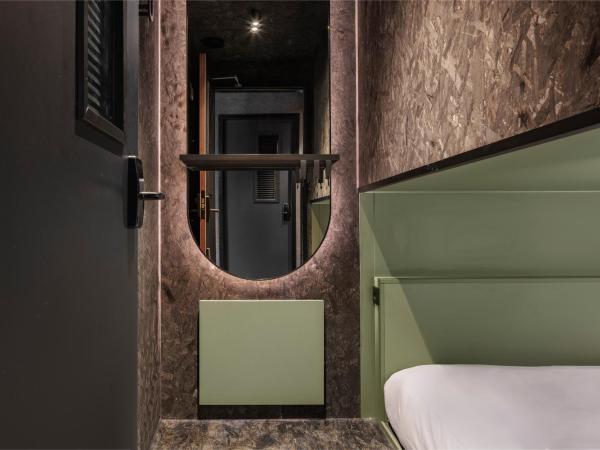 The Usual Rotterdam : photo 7 de la chambre the double pod (6m2) with shared bathroom