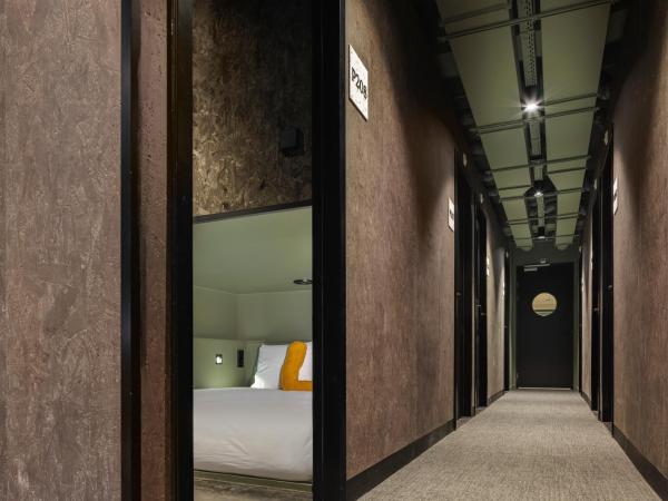 The Usual Rotterdam : photo 4 de la chambre the double pod (6m2) with shared bathroom