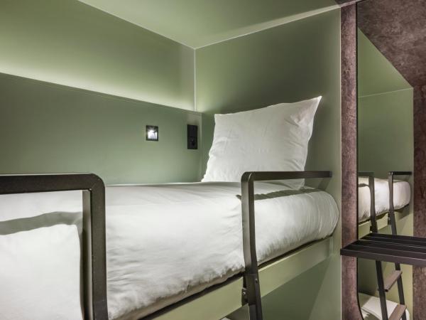 The Usual Rotterdam : photo 9 de la chambre the twin pod (4m2) with shared bathroom