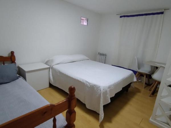 Vidorra Calafate : photo 5 de la chambre chambre triple basique avec salle de bains commune