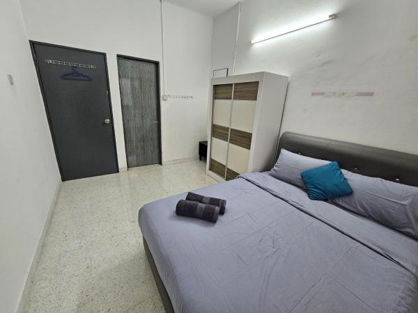 Sunny Day Hostel : photo 3 de la chambre chambre double avec salle de bains privative