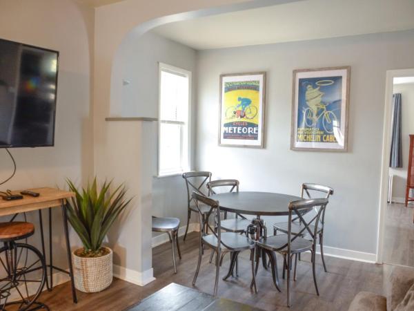 Buffalo Lodge Bicycle Resort - Amazing access to local trails & the Garden : photo 9 de la chambre loft