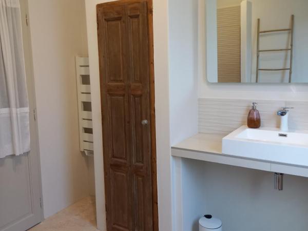 Le Mas Joséphine : photo 5 de la chambre chambre double - vue sur jardin