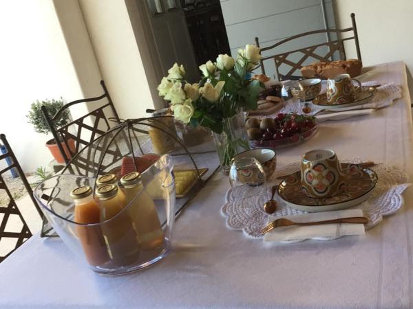 Le Mas Joséphine : photo 7 de la chambre chambre double - vue sur jardin