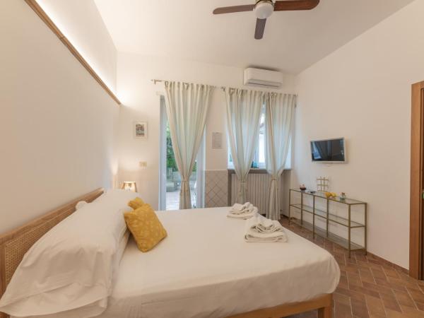 Villa Dorothee : photo 5 de la chambre chambre double avec terrasse