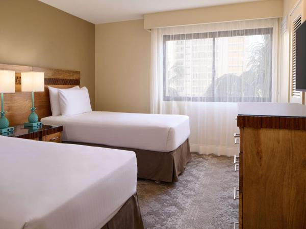 Aston Waikiki Beach Tower : photo 6 de la chambre suite