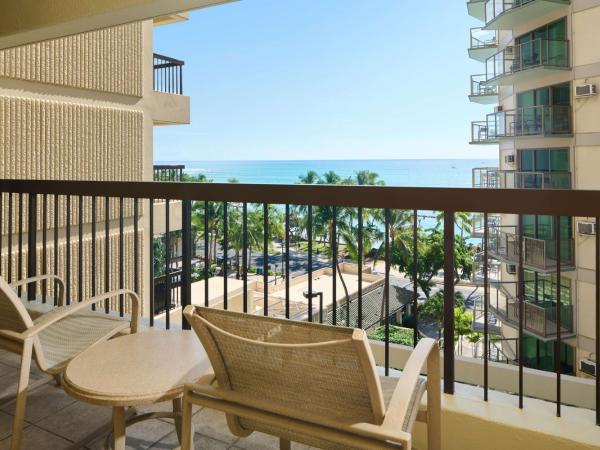 Aston Waikiki Beach Tower : photo 1 de la chambre suite