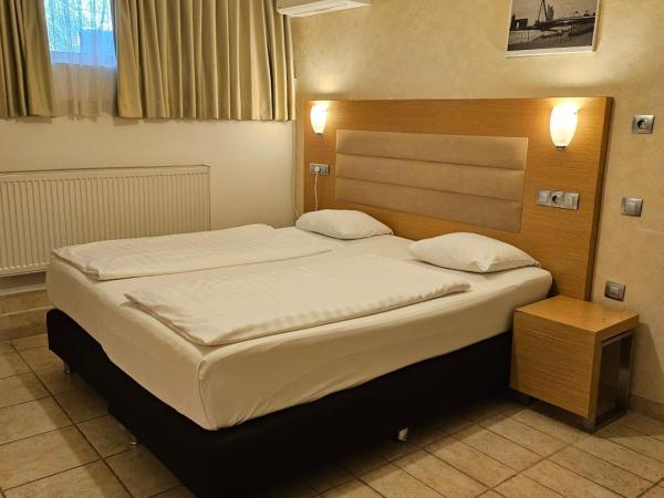 Hotel Port : photo 2 de la chambre chambre double Économique