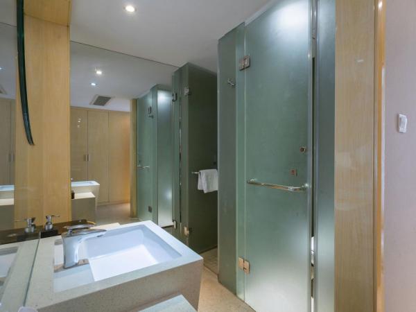 Paco Hotel Ouzhuang Metro Guangzhou-Free shuttle to Canton fair : photo 5 de la chambre chambre lit king-size affaires