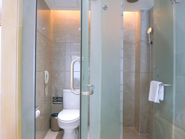 Paco Hotel Ouzhuang Metro Guangzhou-Free shuttle to Canton fair : photo 7 de la chambre chambre lit king-size deluxe