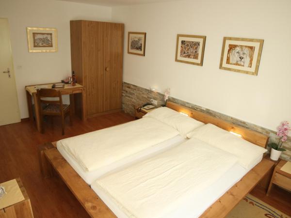 Hotel Paradis-Leukerbad-Therme : photo 10 de la chambre chambre double