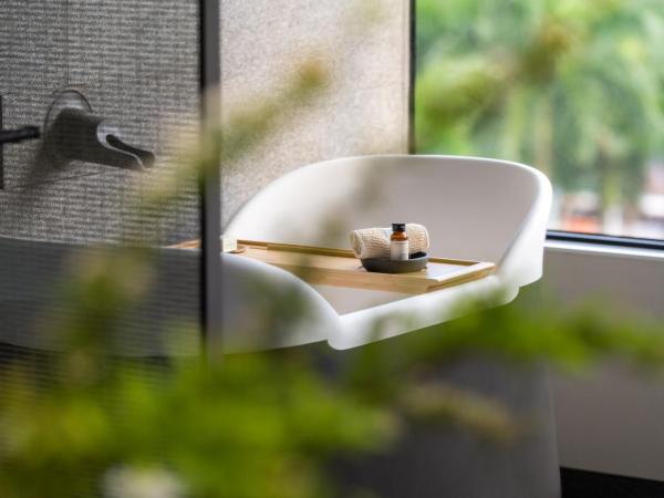 Regent Hong Kong : photo 5 de la chambre 1 king suite with harbour view and daybed - regent club access