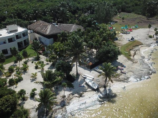 Ikarus Costa Mujeres Eco Lodge Sunset View : photo 3 de la chambre chambre triple avec salle de bains