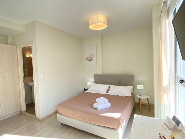 Tins Hotel City - Athens : photo 2 de la chambre suite lit queen-size