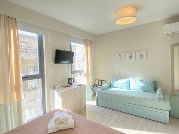 Tins Hotel City - Athens : photo 3 de la chambre suite lit queen-size