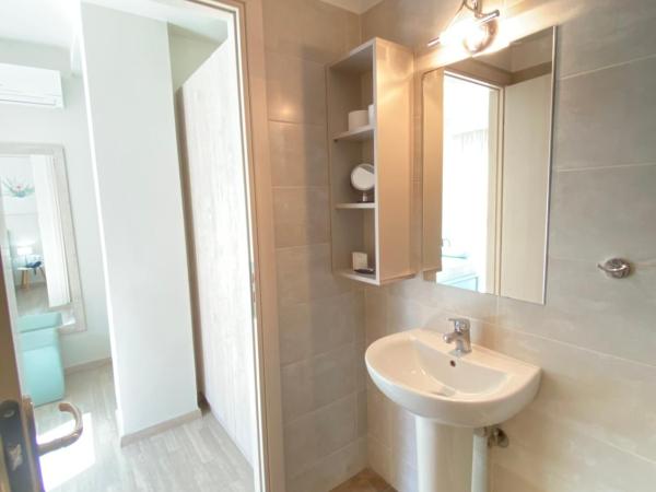 Tins Hotel City - Athens : photo 4 de la chambre suite lit queen-size