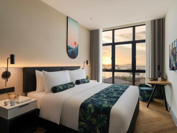 Citadines Waterfront Kota Kinabalu : photo 2 de la chambre one bedroom premier king with seaview