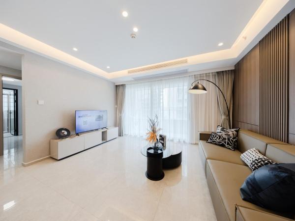 Boruisi Video and Audio Light House - Shenzhen Convention and Exhibition Center Gangxia Metro Station : photo 1 de la chambre suite 3 chambres deluxe