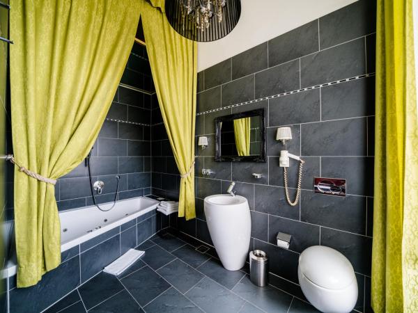 Hotel Goldene Spinne : photo 3 de la chambre suite lit queen-size