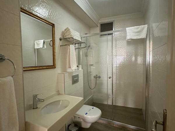 Kupeli Hotel : photo 1 de la chambre chambre quadruple de luxe - annexe