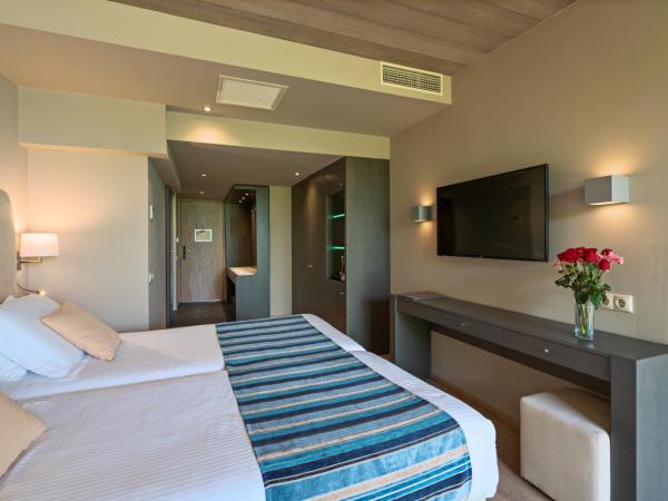 Kyma Suites Beach Hotel : photo 6 de la chambre suite junior avec bain à remous - vue sur mer