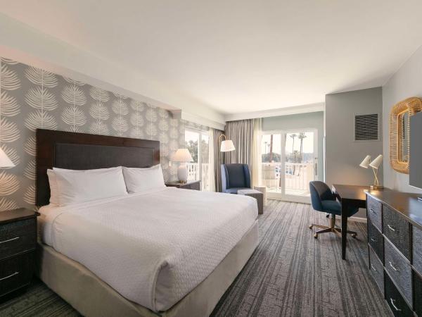 Jamaica Bay Inn Marina Del Rey Tapestry Collection by Hilton : photo 2 de la chambre chambre lit king-size - vue sur port de plaisance