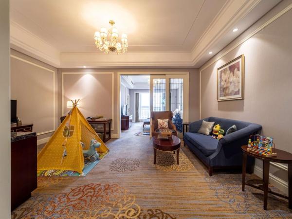 Howard Johnson Junhe Hot Springs Resort Beijing : photo 2 de la chambre family room with king and single bed - non-smoking