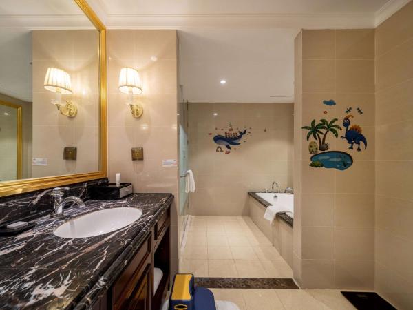 Howard Johnson Junhe Hot Springs Resort Beijing : photo 5 de la chambre family room with king and single bed - non-smoking